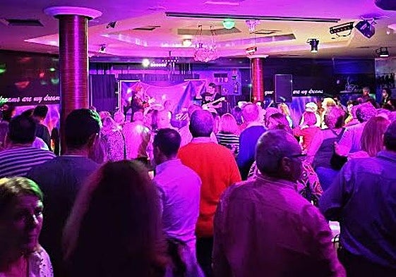 Ambiente de la fiesta de Piñata celebrada en Íscar.