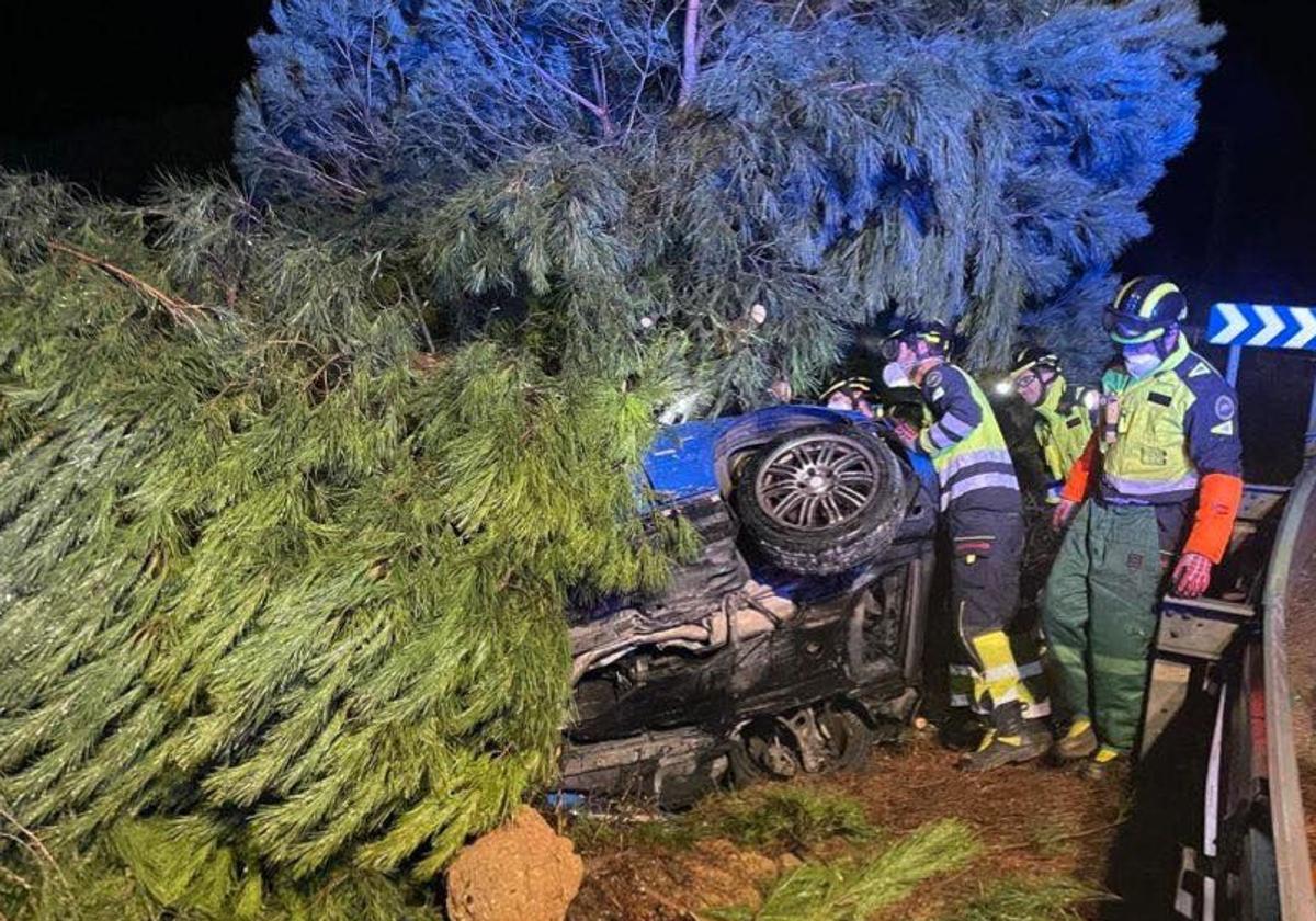 Herido un joven al salirse su coche de la A-6 en Tordesillas