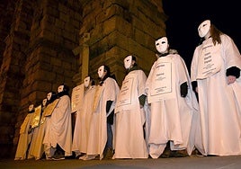 Acto contra la violencia de género a los pies del Acueducto el pasado 25 de noviembre.