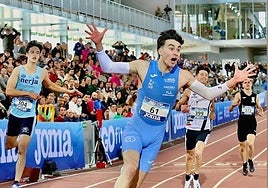 Gesto de incredulidad de Rodrigo Fito, vencedor en la final del 200.