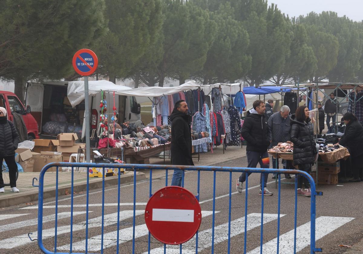 Vamos Palencia y Vox mantienen su rechazo al mercadillo en el Paseo de la Julia