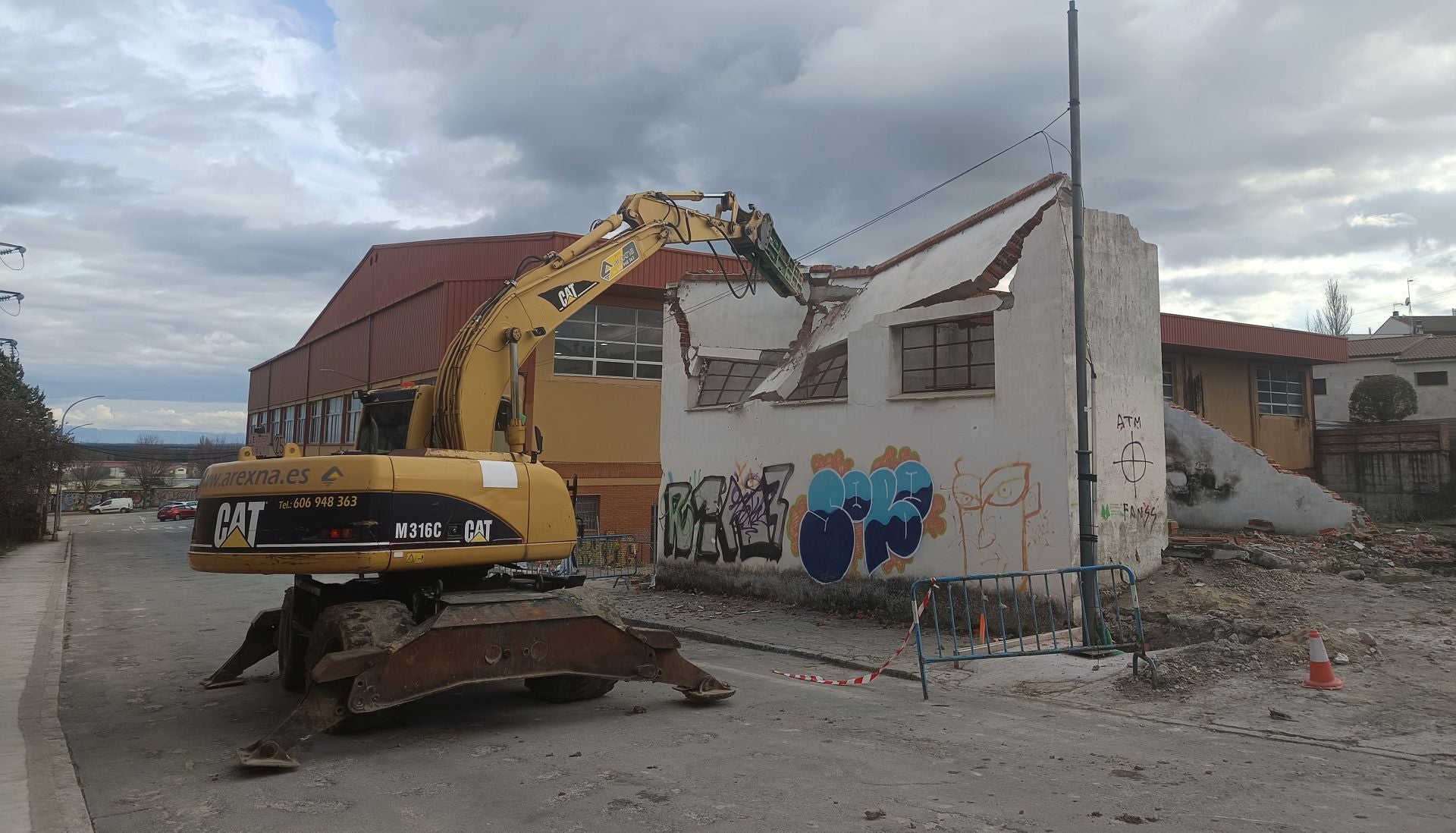 Cuéllar derriba la nave donde se construirá el centro de salud