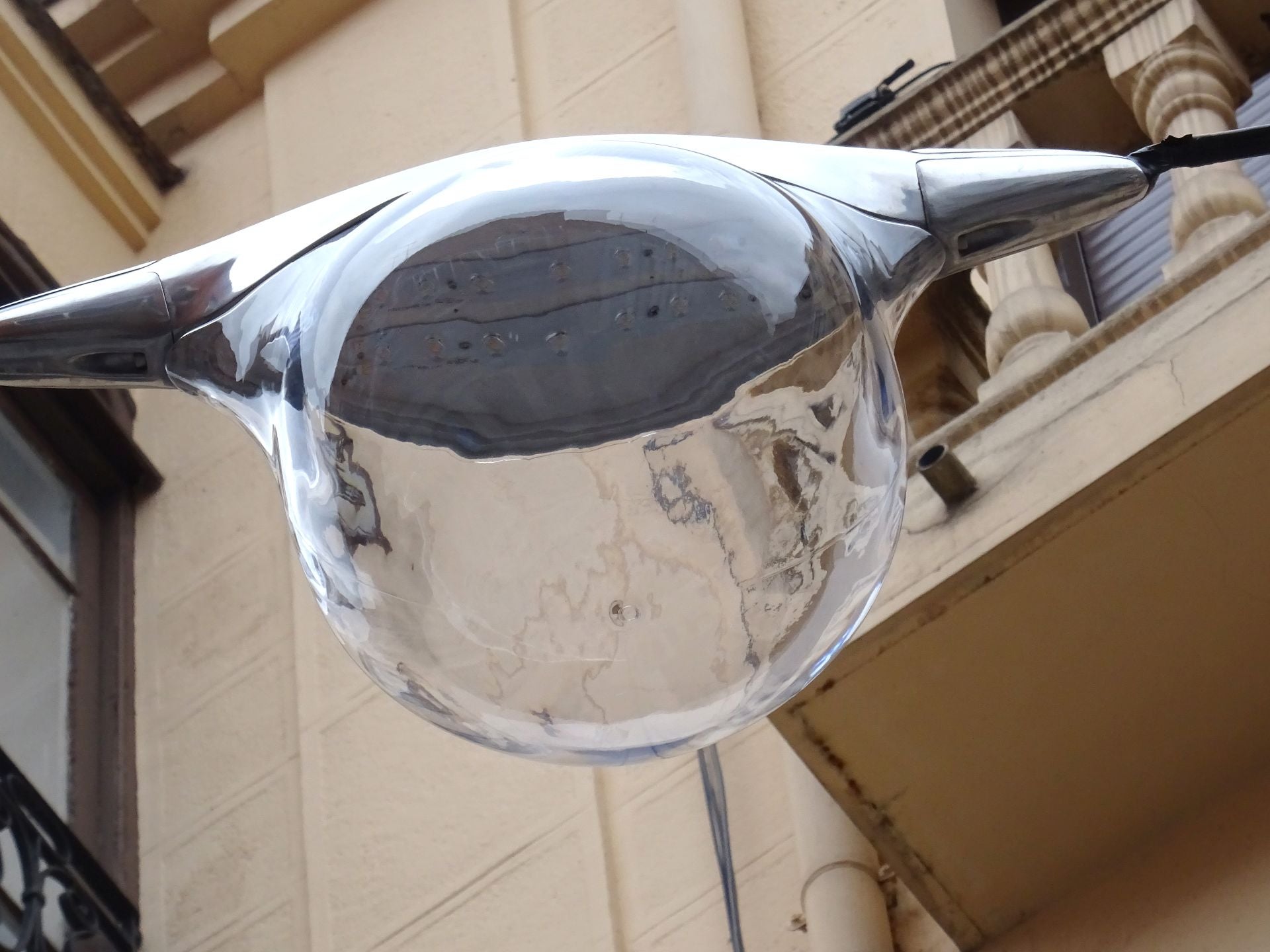 Las imágenes del medio millar de luces led que iluminan la calle Mantería