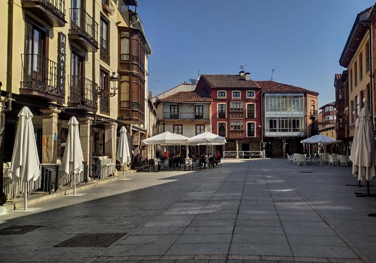 Plaza Mayor de Cervera de Pisuerga.