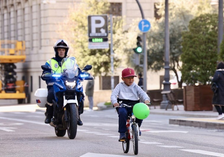 La &#039;bicicletada&#039; por la escuela pública, en imágenes