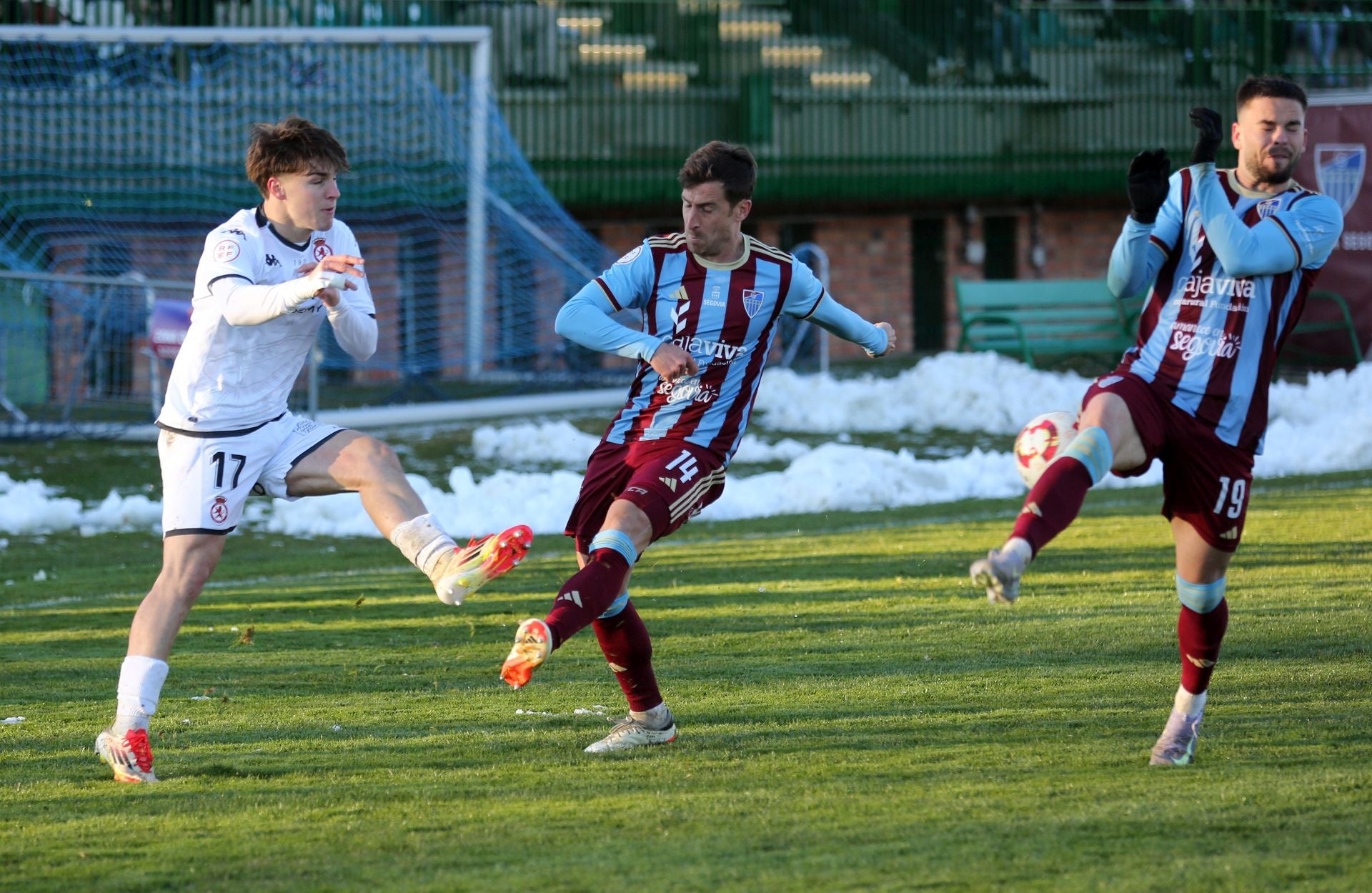 Fotos del partido entre la Segoviana y la Cultural