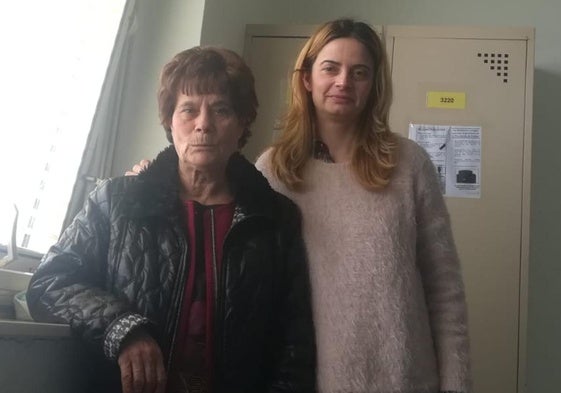 Ana Belén Pintado con su madre biológica, Pilar Villora.