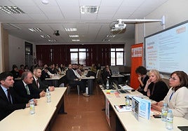 Inauguración del Encuentro Autonómico de Profesionales de los Programas de Empleo de la Fundación Secretariado Gitano, este lunes en Palencia.