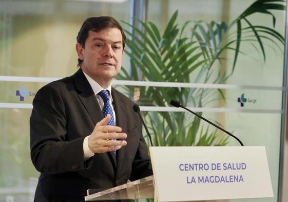 Alfonso Fernández Mañueco, en su visita al nuevo centro de salud de la Magdalena el pasado día 13.