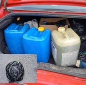 Garrafas de gasoil recuperadas por la Policía Nacional.