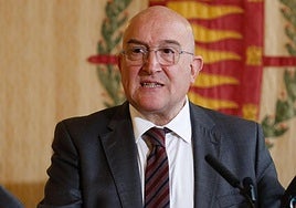 El alcalde de Valladolid, Jesús Julio Carnero, durante un acto celebrado este viernes.