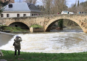 Segovia cierra la Casa de la Moneda y la alameda del Parral ante el riesgo de inundación