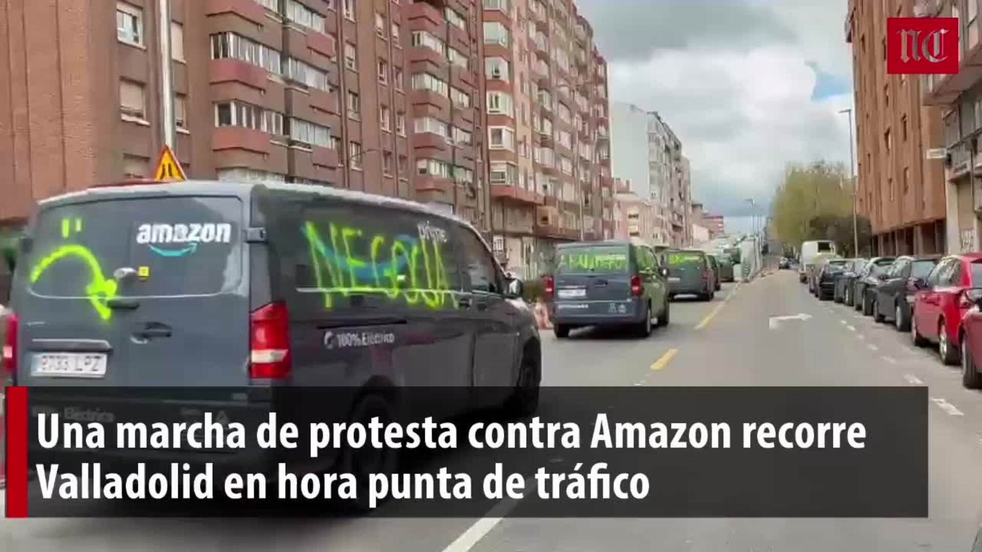 Los repartidores de Amazon recorren Valladolid en hora punta para protestar contra la multinacional