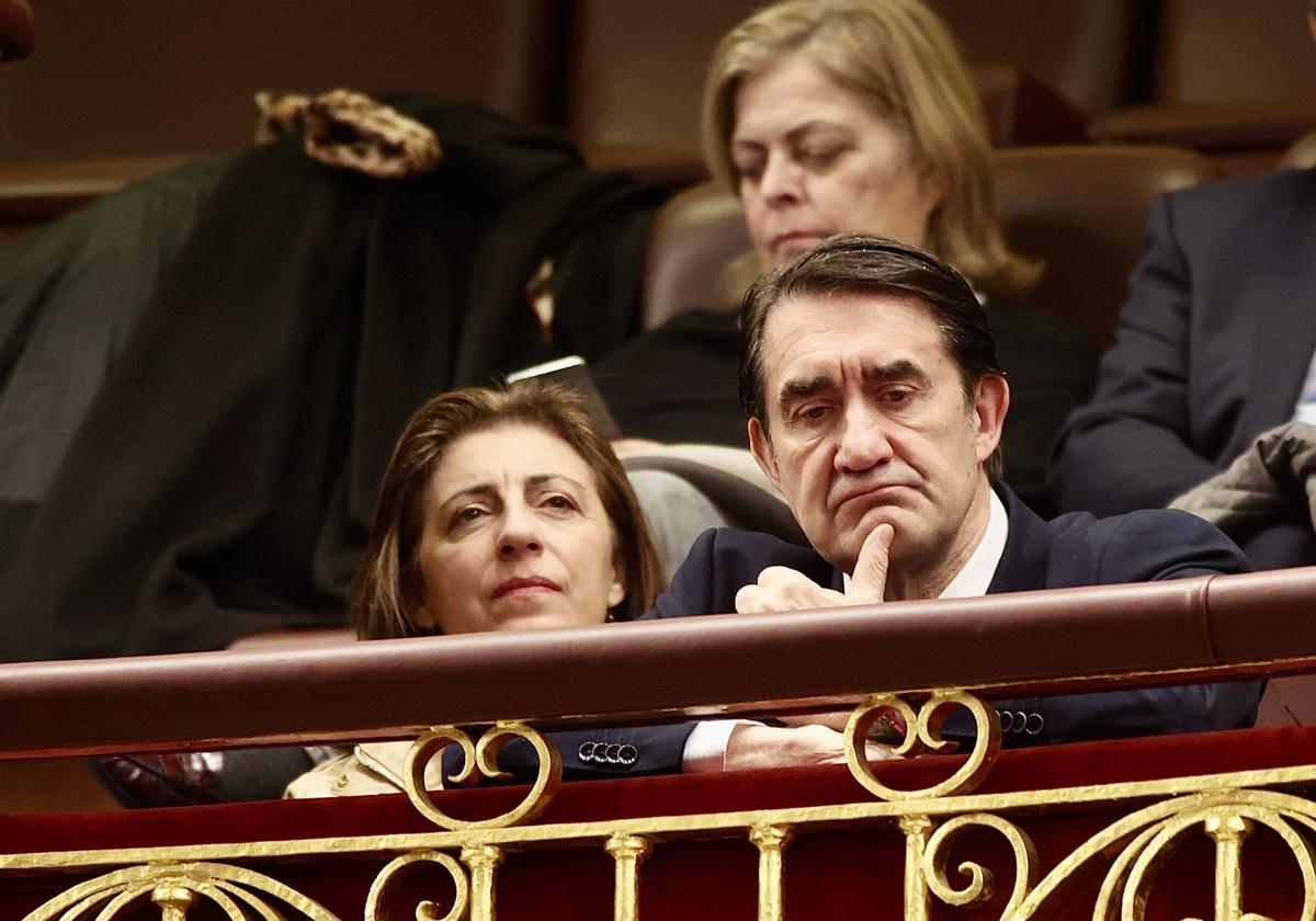 Quiñones asegura que el Gobierno intentará frenar la reforma sobre el lobo