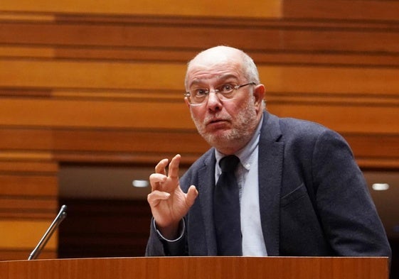 Igea tacha a Mañueco de «autócrata» al prolongar la legislatura pese a no tener presupuestos