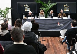 Mar Sancho junto a los responsables de Artesa, en la presentación.