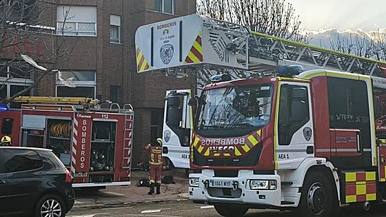Un herido de gravedad en el incendio de una vivienda en León