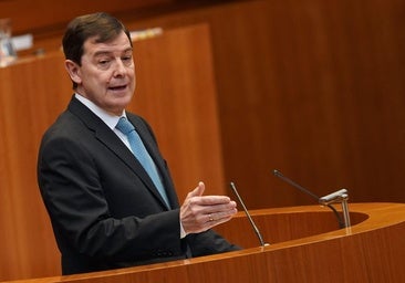 Mañueco convoca a los partidos con representación en las Cortes los días 4 y 7 de abril