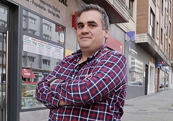 El dueño de la imprenta y copistería Alpesa Digital de Parquesol, Álvaro Pérez.