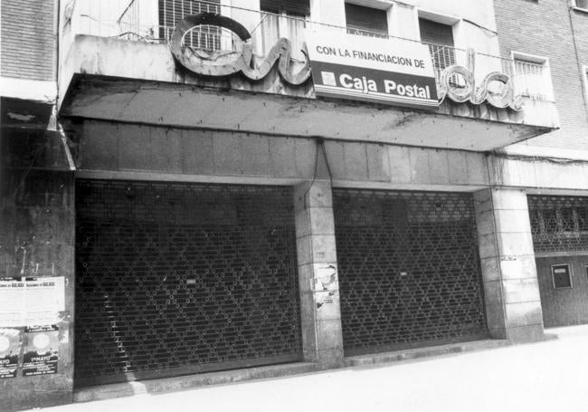 Cierre del Cinema Avenida, en Valladolid.
