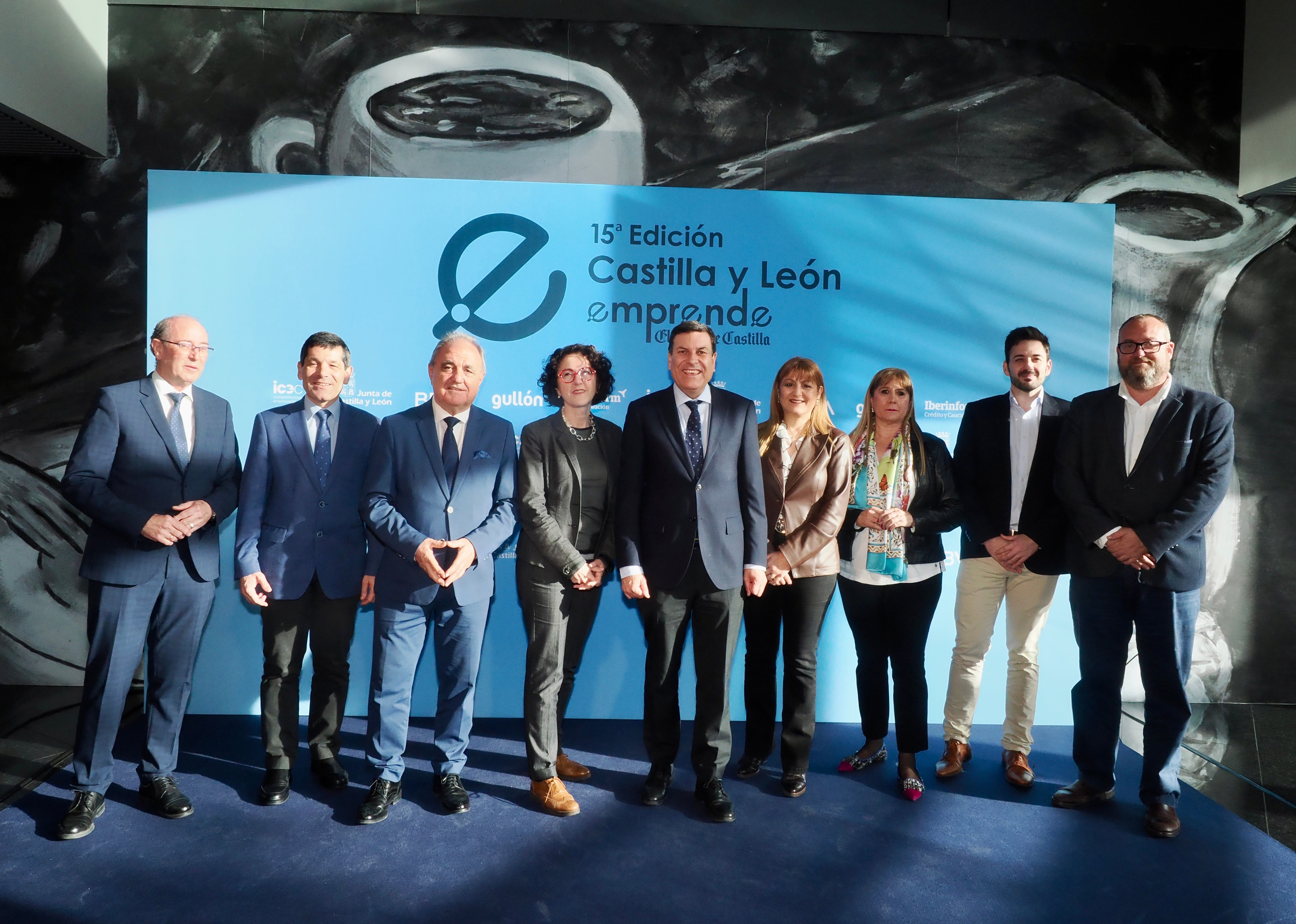 José Ignacio Carrasco, vicepresidente CEOE CyL; Francisco Hevia, director corporativo de Galletas Gullón; José Antonio Rubio, delegado de la Junta en Palencia; Carmen Martín de El Norte de Castilla Palencia, Carlos Fernández Carriedo consejero de Economía y Hacienda, Mª Isabel Campos, directora general de Presupuestos; Elisa Cauce, secretaria general de la CEOE, Eduardo Delgado CEO de Roams y Julio Casado, responsable de Relaciones Externas de Mercadona en Castilla y León.