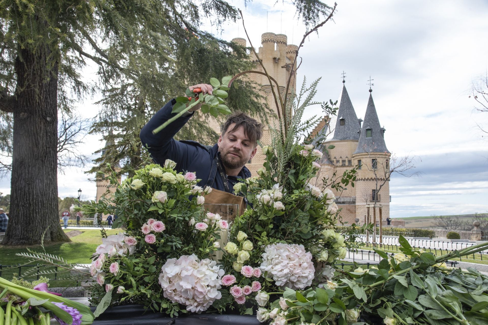 Fotos: Segovia busca al mejor artesano florista de España