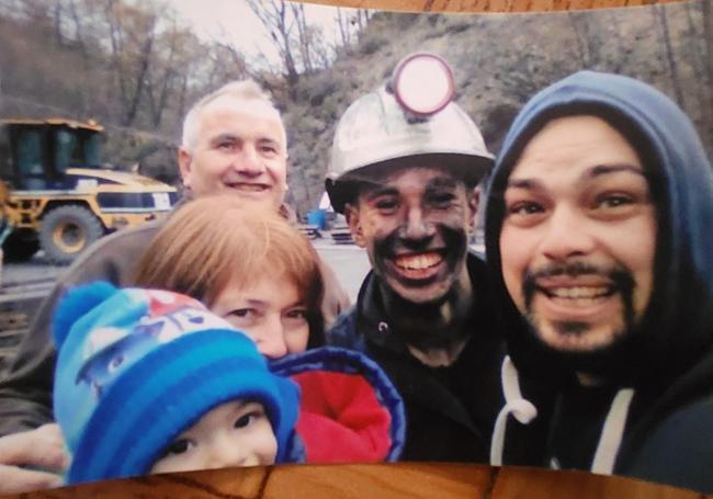 David (c) y su familia.