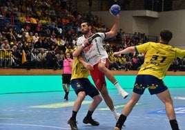 Partido entre el Bidasoa Irún y el Balonmano Nava