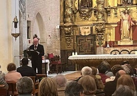 José María Conde pronuncia el pregón de la Semana Santa de Villalón de Campos.