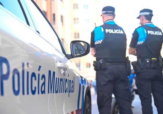 Imagen de archivo de una patrulla de la Policía Municipal de Valladolid.