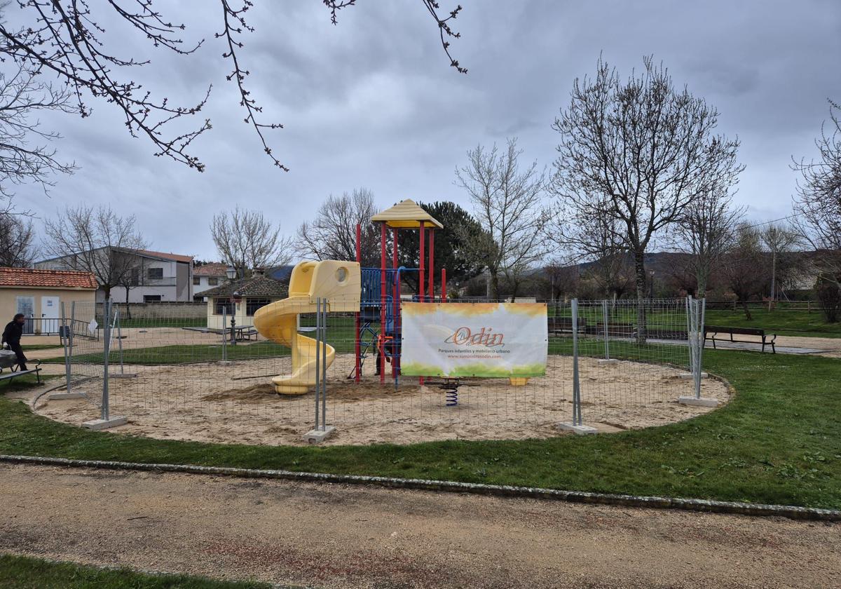 Torrecaballeros invierte 26.000 euros en la renovación de juegos infantiles