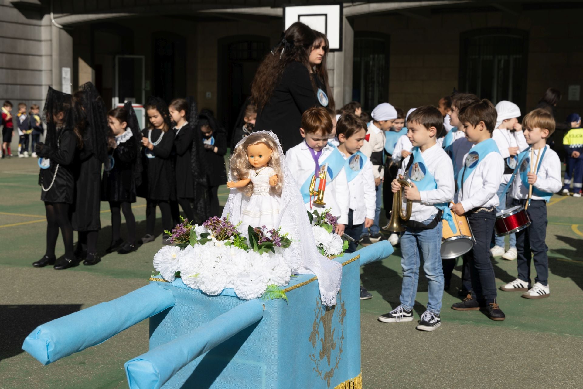 Procesión infantil en el Colegio de Lourdes de Valladolid