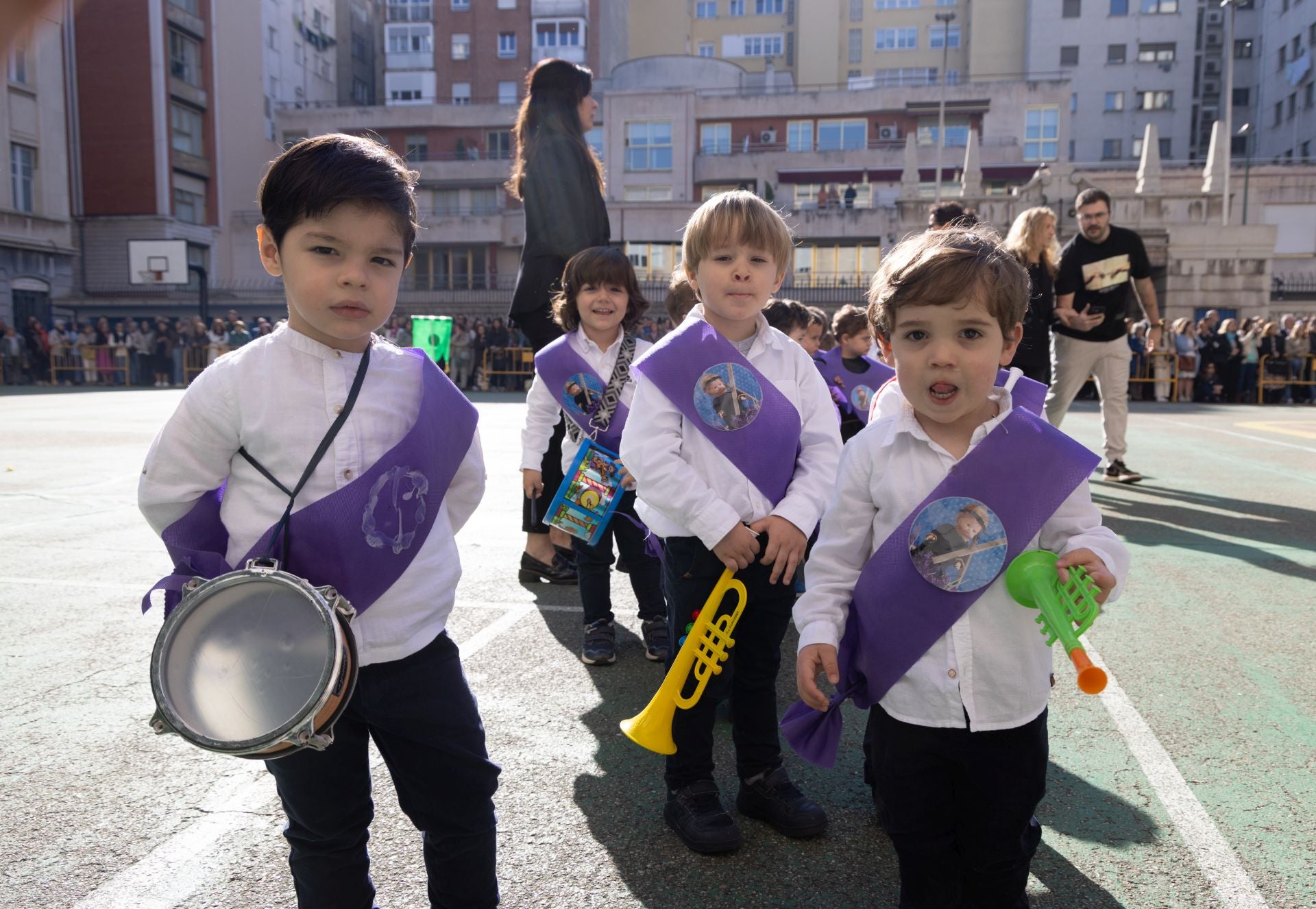 Procesión infantil en el Colegio de Lourdes de Valladolid