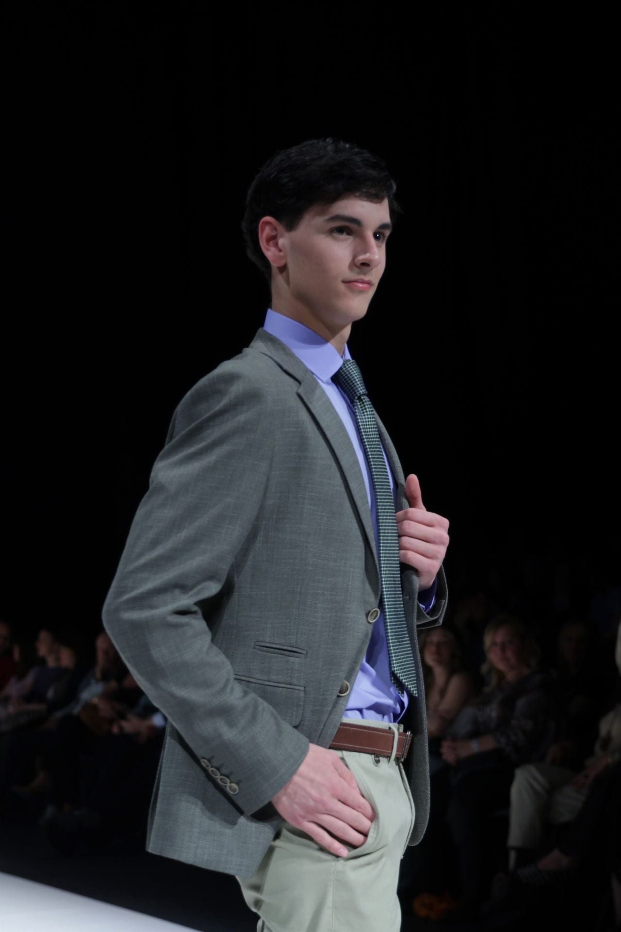 Las últimas tendencias primavera-verano visten el LAVA en el segundo desfile de MOVA