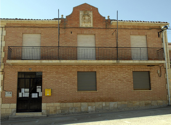 Fachada del Ayuntamiento de Santervás de Campos.