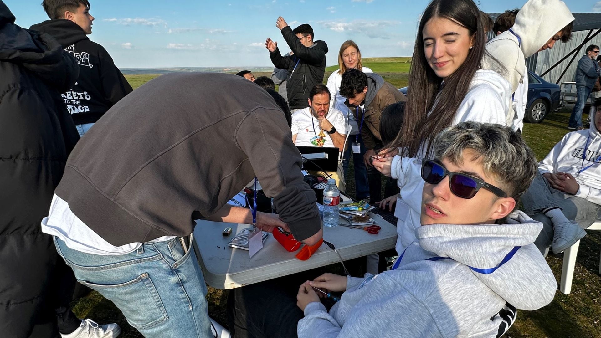 El proyecto CanSat de la Agencia Espacial Europea lanza cohetes en Herrera de Pisuerga