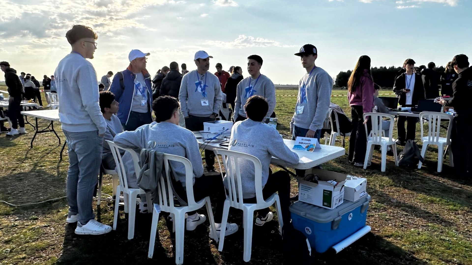 El proyecto CanSat de la Agencia Espacial Europea lanza cohetes en Herrera de Pisuerga