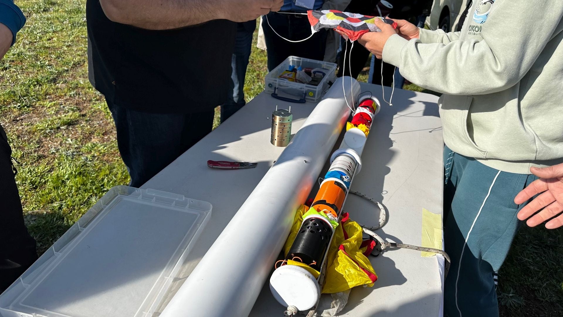 El proyecto CanSat de la Agencia Espacial Europea lanza cohetes en Herrera de Pisuerga