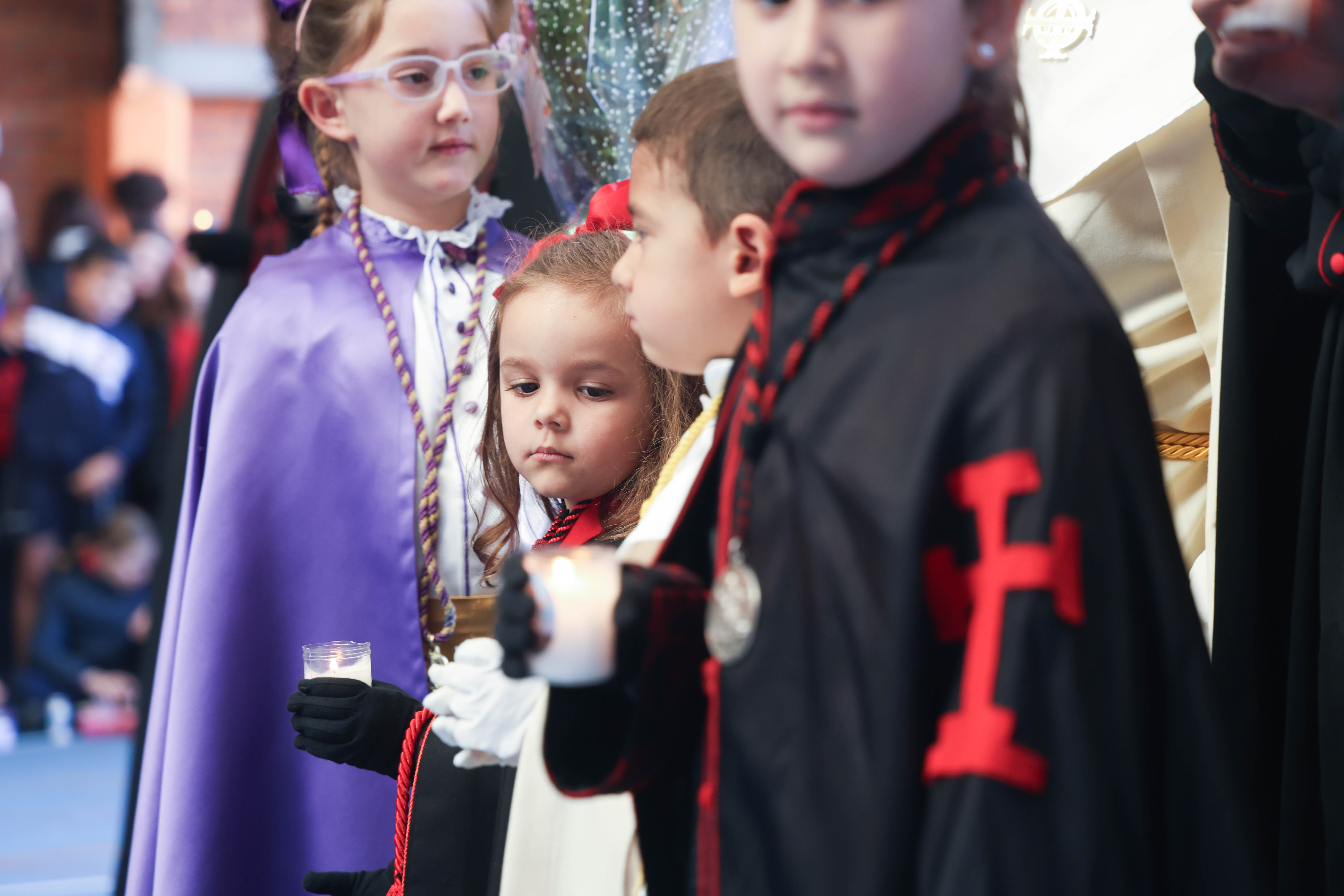 La procesión de los alumnos del colegio de las Huelgas, en imágenes