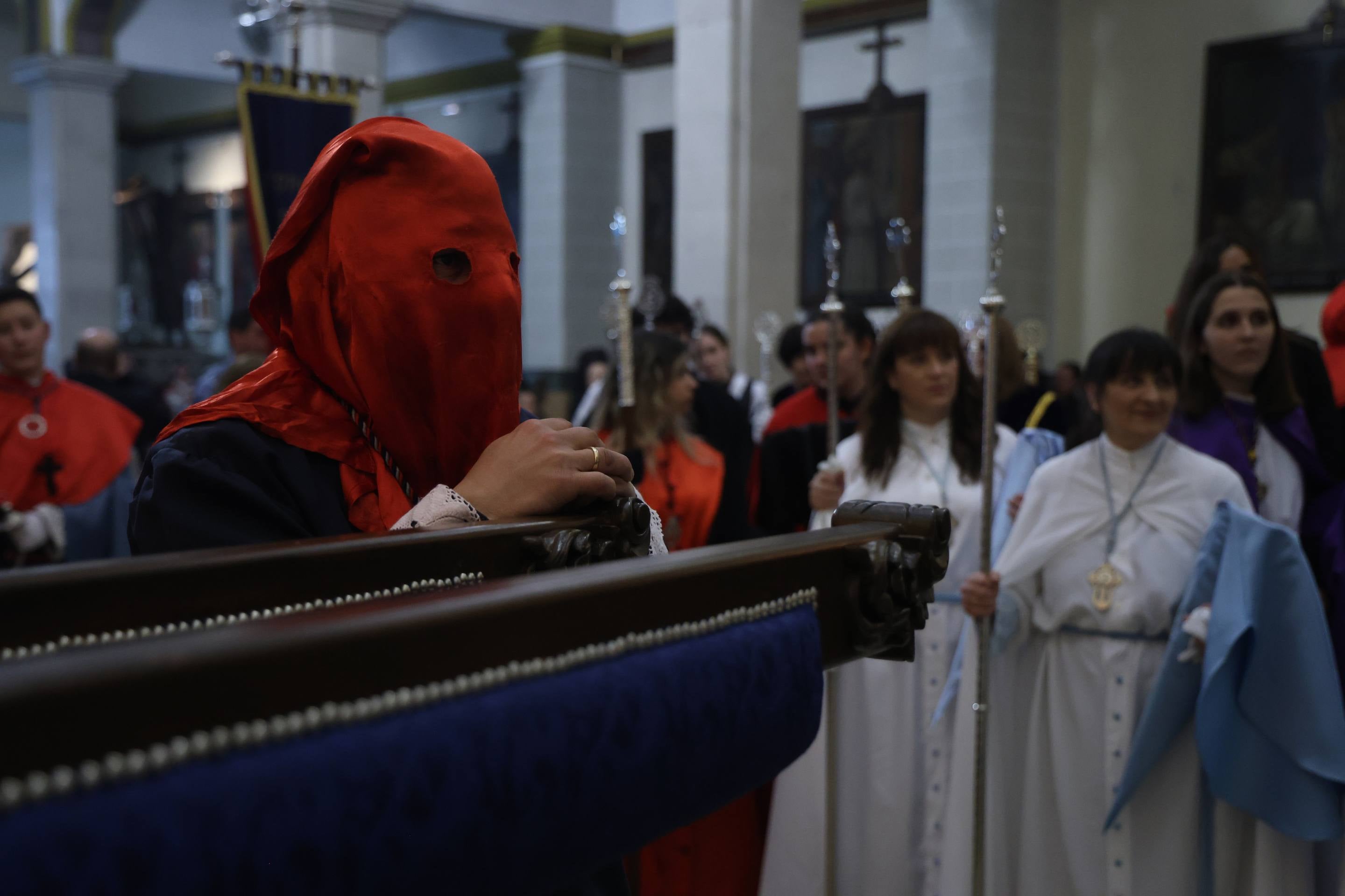 El Vía Crucis de la Exaltación de la Cruz y Nuestra Señora de los Dolores, en imágenes