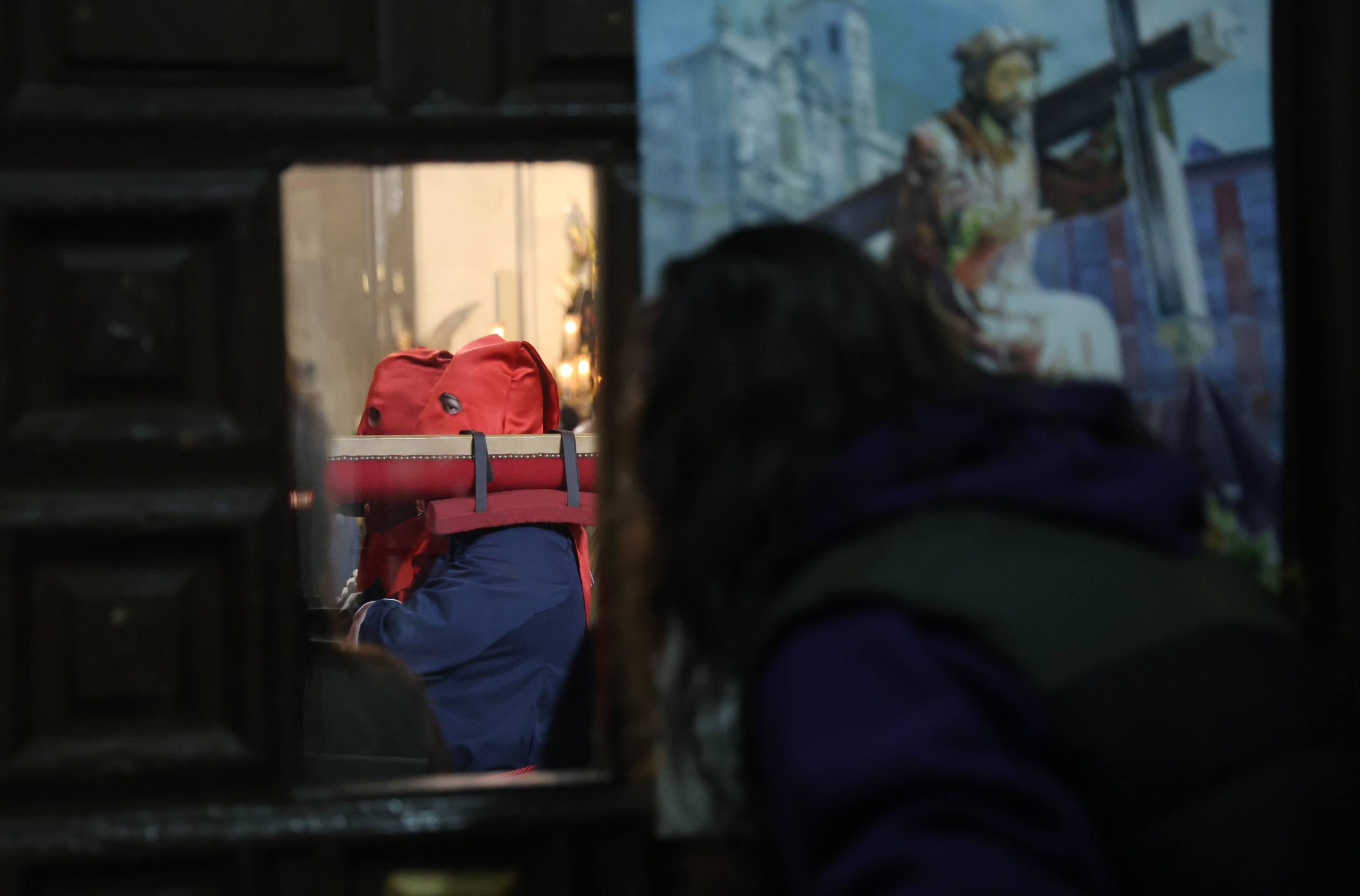 El Vía Crucis de la Exaltación de la Cruz y Nuestra Señora de los Dolores, en imágenes