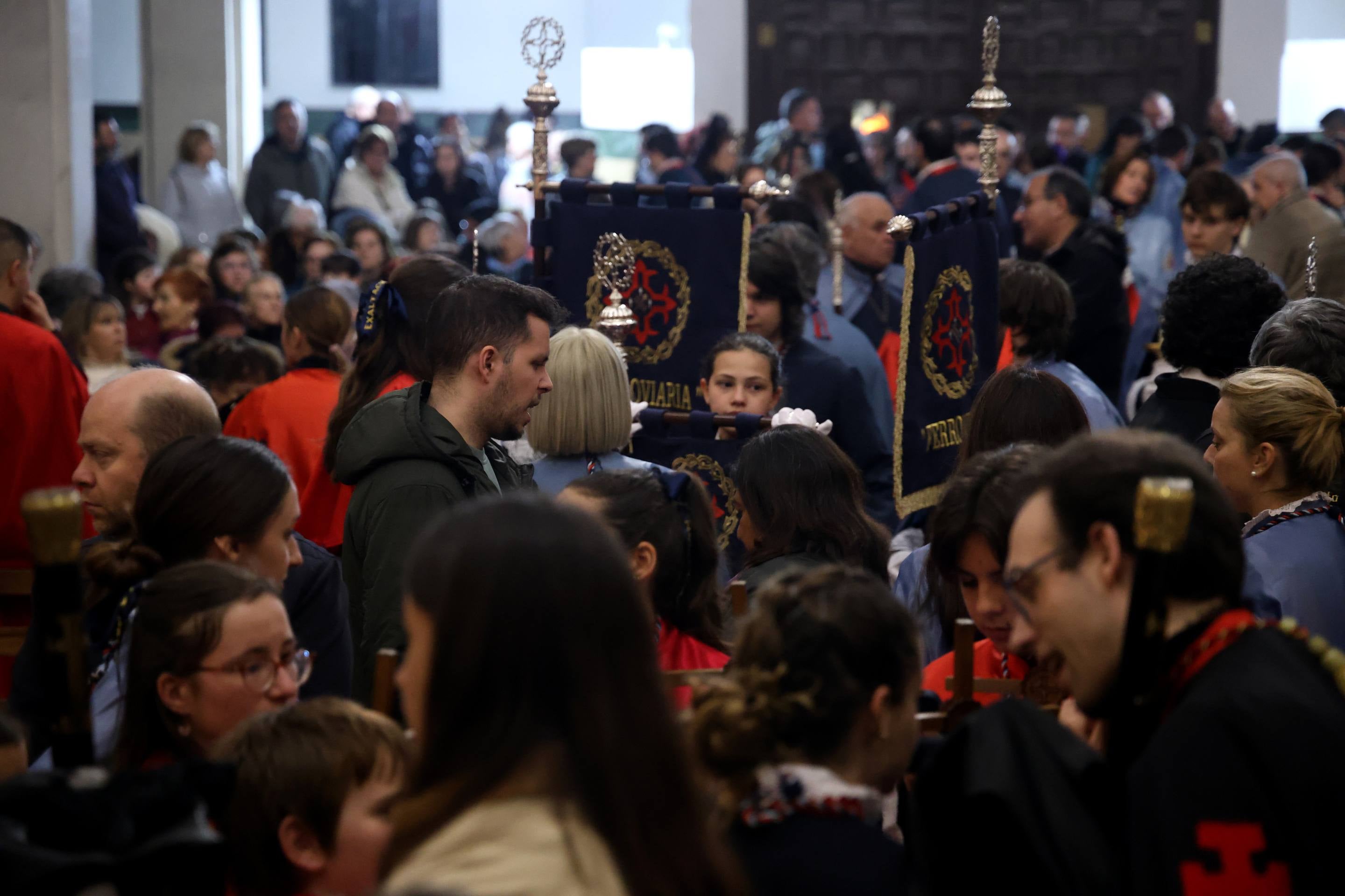 El Vía Crucis de la Exaltación de la Cruz y Nuestra Señora de los Dolores, en imágenes
