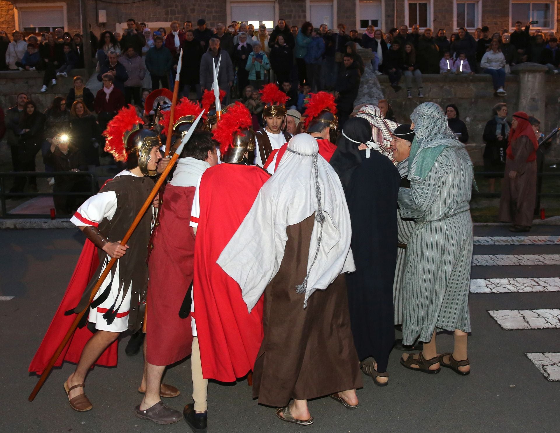 Fotografías del Vía Crucis escenificado de la Pasión