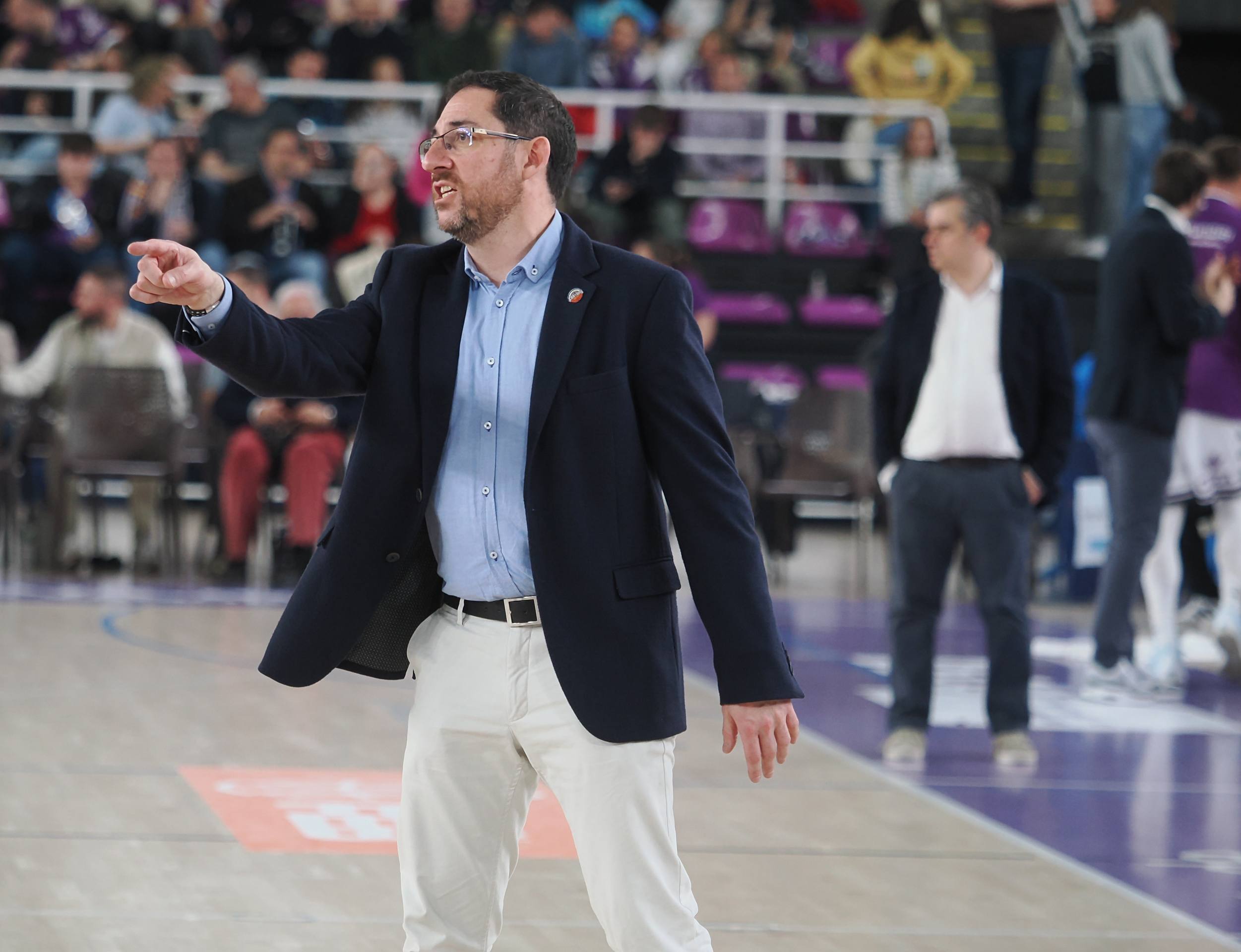 La derrota del Real Valladolid Baloncesto ante Cantabria, en imágenes