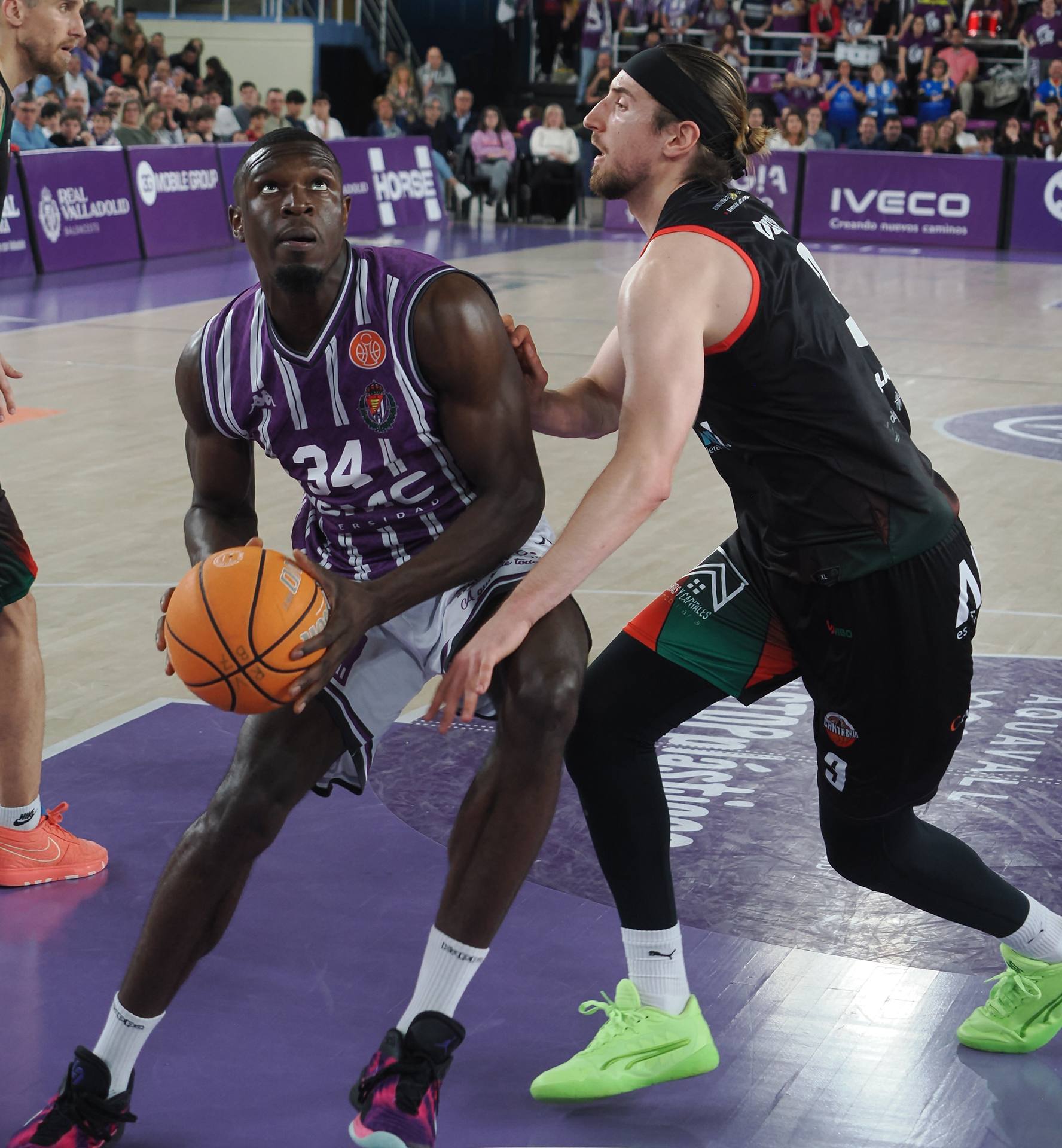 La derrota del Real Valladolid Baloncesto ante Cantabria, en imágenes