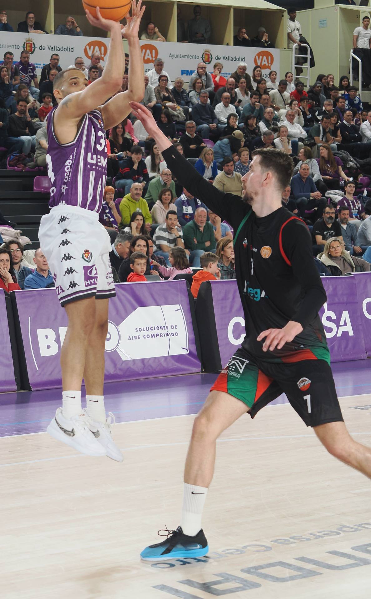 La derrota del Real Valladolid Baloncesto ante Cantabria, en imágenes