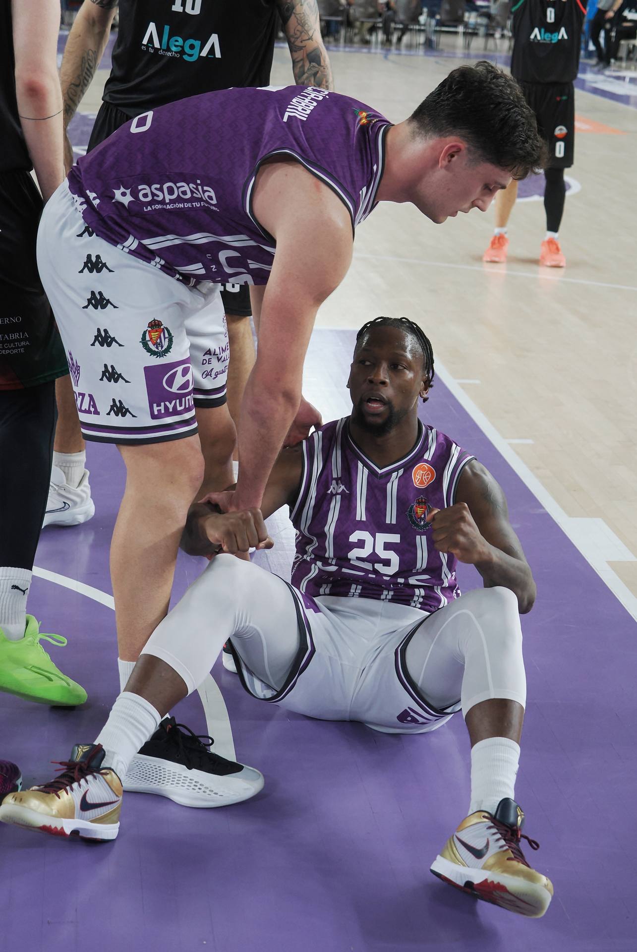 La derrota del Real Valladolid Baloncesto ante Cantabria, en imágenes