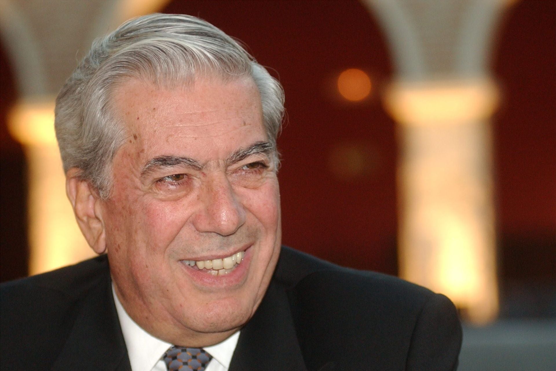 Mario Vargas Llosa, en Valladolid en 2002.
