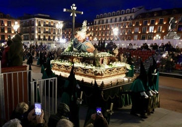 El Rosario del Dolor despeja los cielos sacando a las calles el taller de Gregorio Fernández