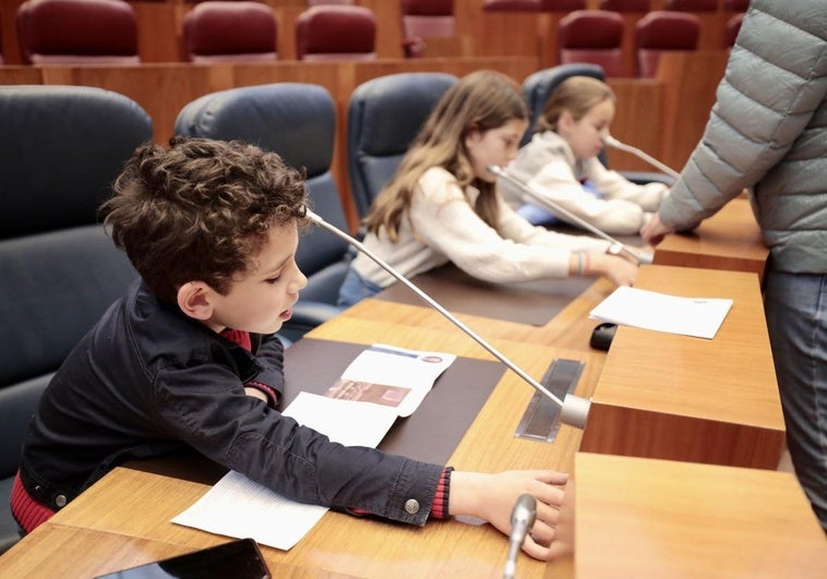 https://s2.ppllstatics.com/elnortedecastilla/www/multimedia/2025/04/16/jornada-kIY-U23014867771868nE-758x531@El%20Norte.jpg